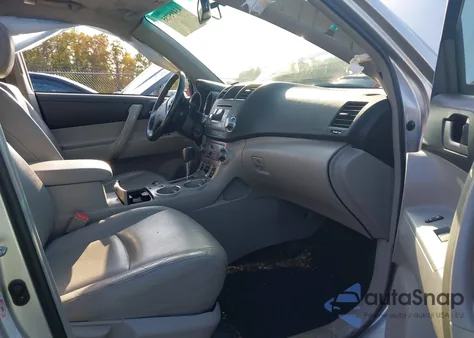 2011 Toyota Highlander Se V6 z USA, uszkodzony, nr VIN 5TDBK3EH6BS044846